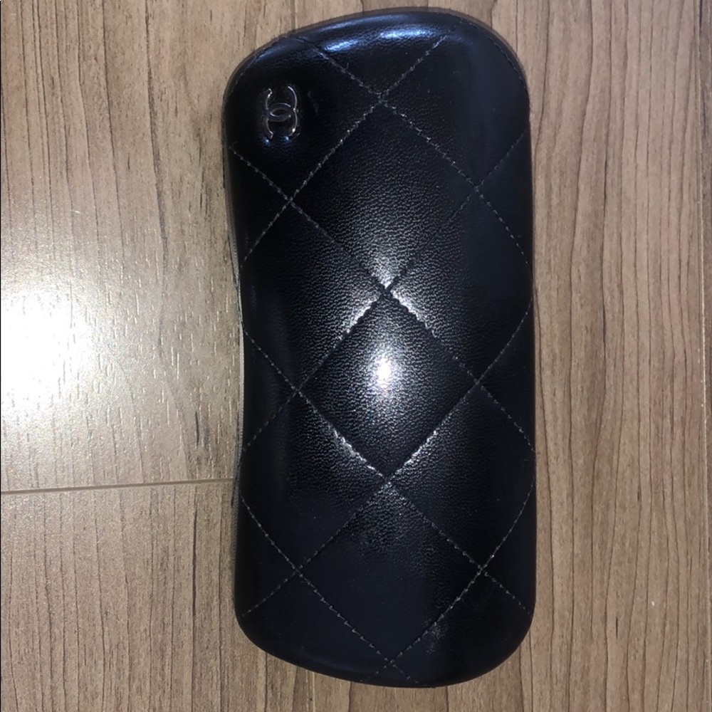 CHANEL SUN GLASS CASE